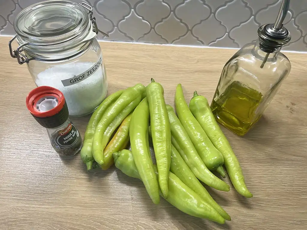 Poivrons verts turcs rôtis ingrédients