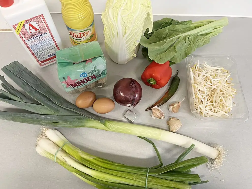Mihoen goreng au poulet ingrédients