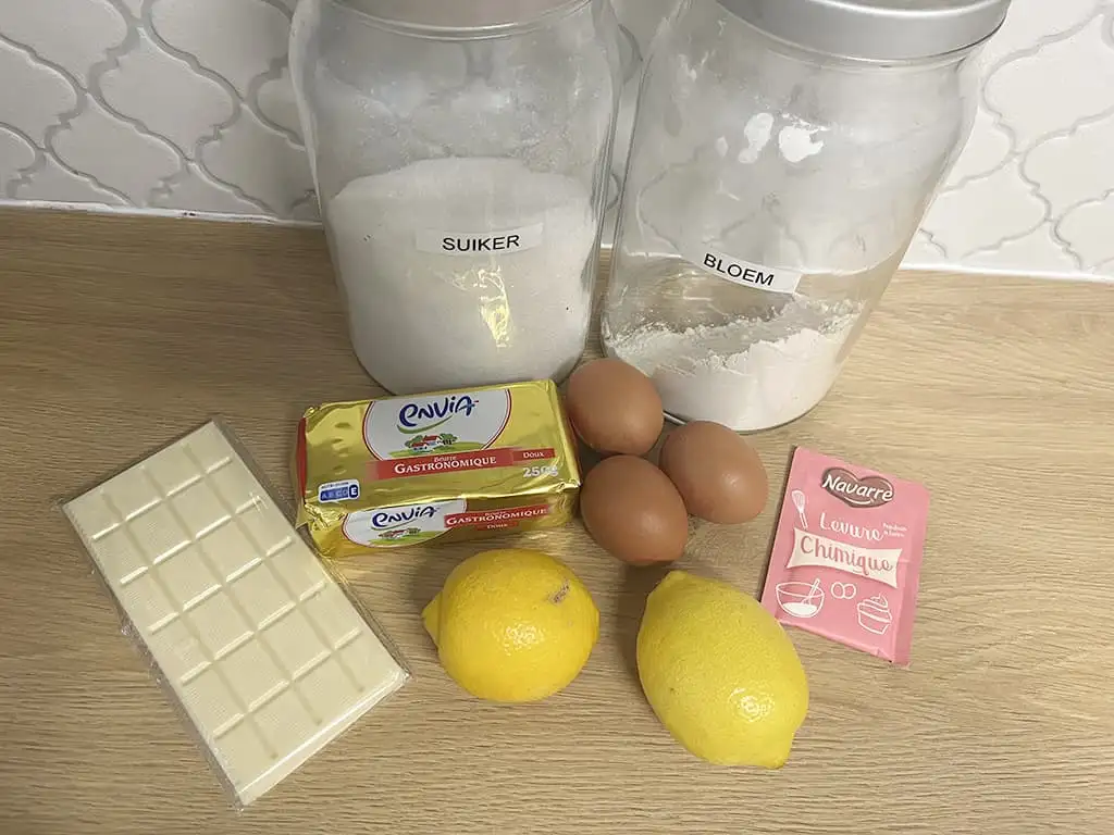 Gâteau au citron glaçage chocolat blanc ingrédients