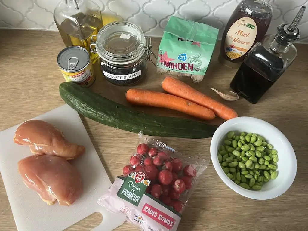 Bol de poulet à l'asiatique ingrédients