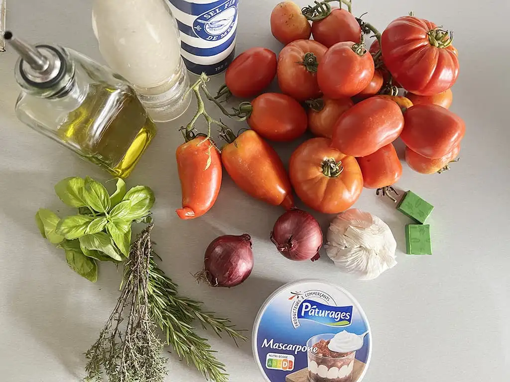 Soupe aux tomates à l'italienne avec mascarpone ingrédients
