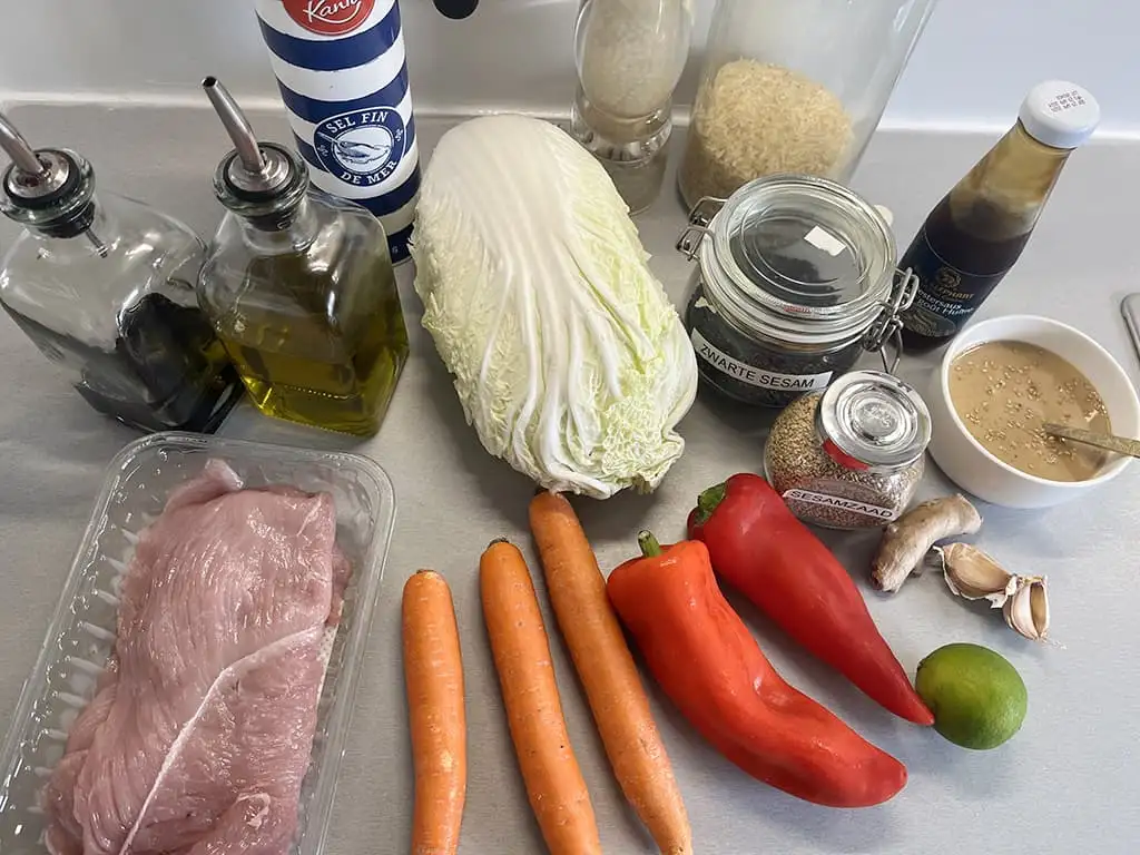 Rouleaux de chou chinois farcis de légumes et de dinde ingrédients