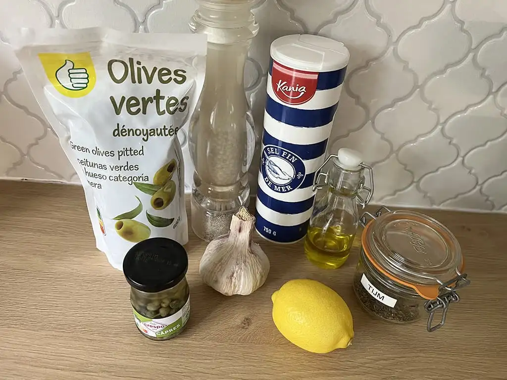 Tapenade aux olives, ail et câpres ingrédients