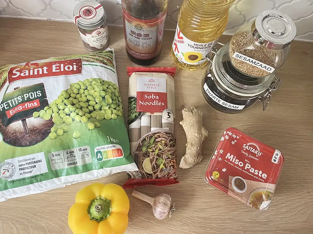 Nouilles rapides au miso avec légumes ingrédients