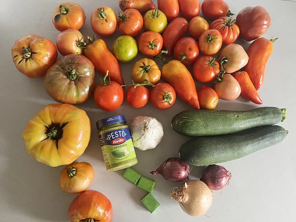 Soupe de tomates et courgettes ingrédients