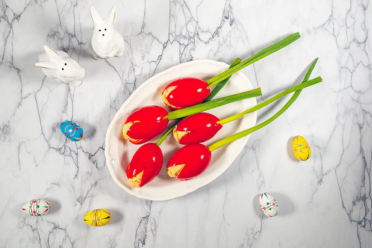 Bouquet d'œufs mimosa en tulipes - parfait pour le brunch de Pâques