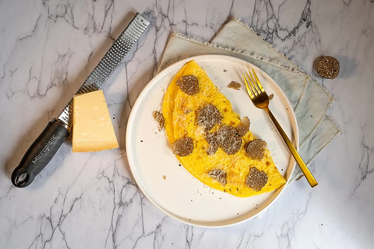 Omelette aux truffes - élégante et savoureuse