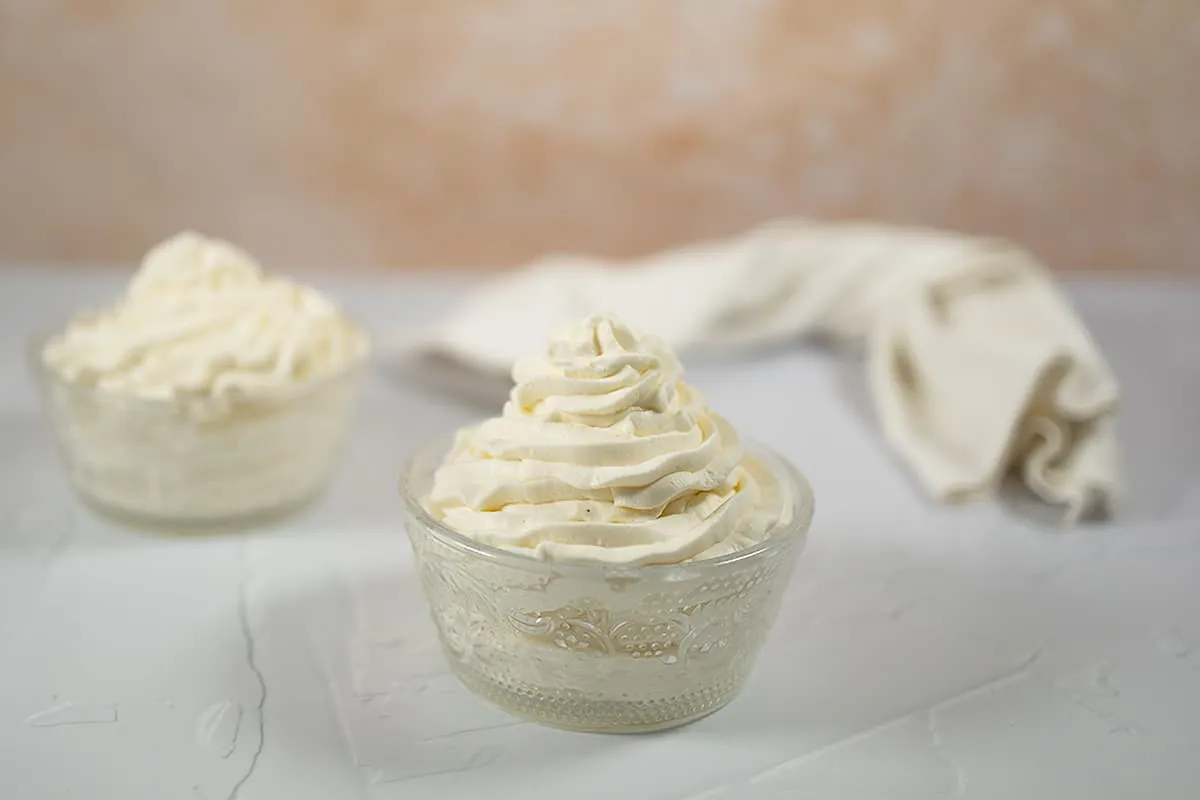 Crème de mascarpone rapide - crème fouettée extra ferme