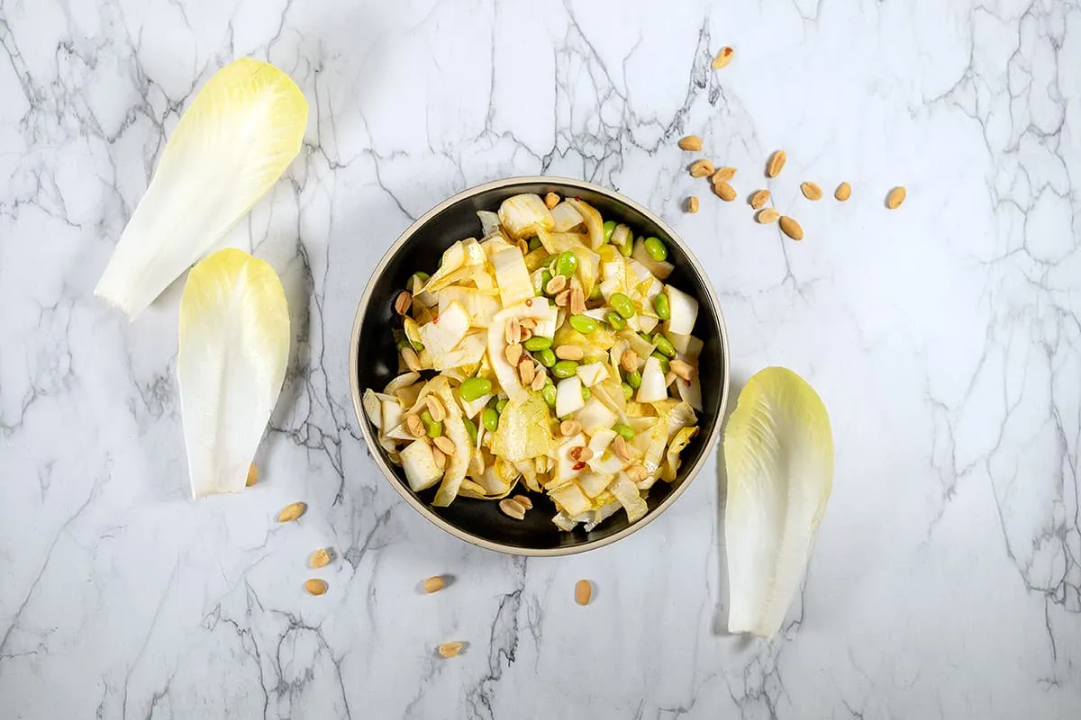 Salade d'orzo à la grecque - avec une vinaigrette au citron fraîche