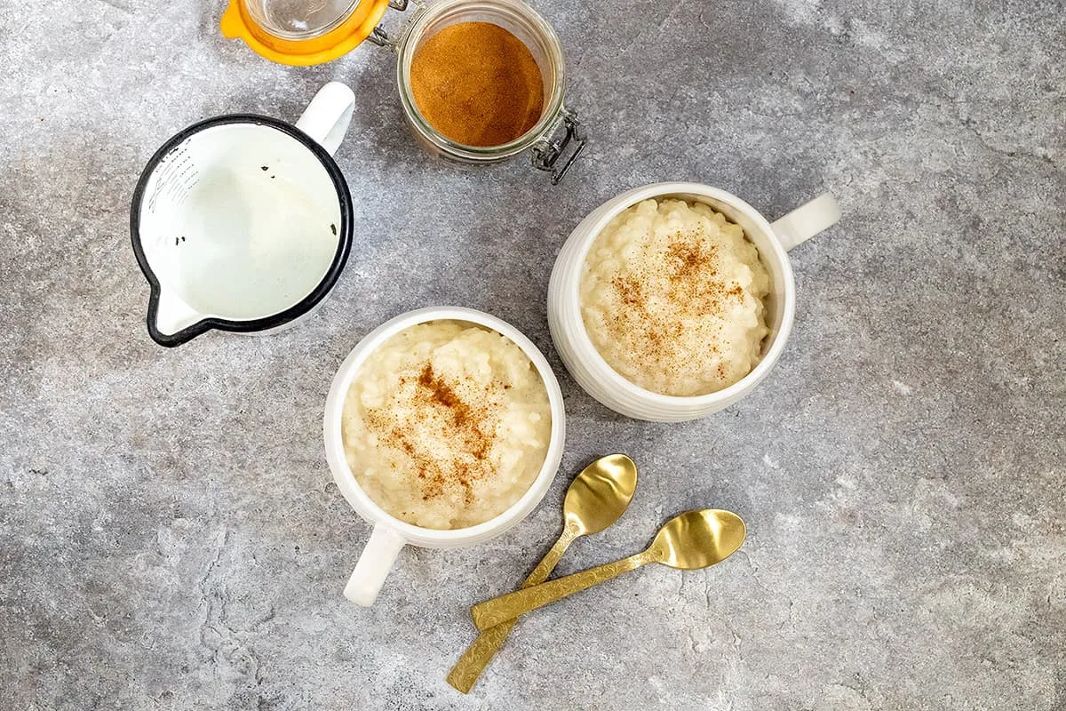 Riz au lait à l’ancienne (délicieusement crémeux)
