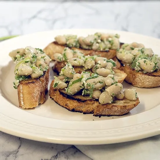 Recette: Bruschetta aux haricots cannellini