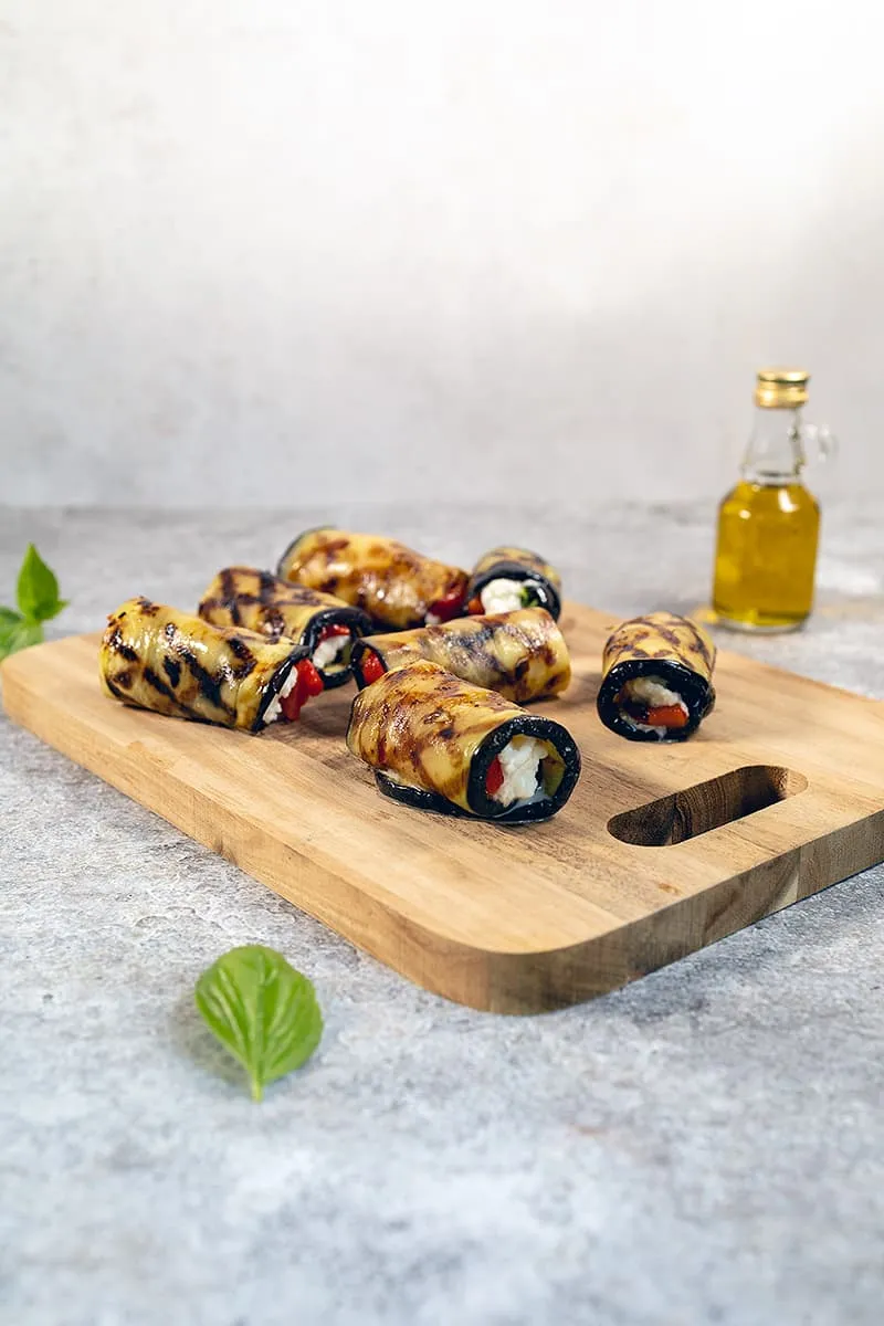 Rouleaux d’aubergine grillée - petits amuse-bouches faciles